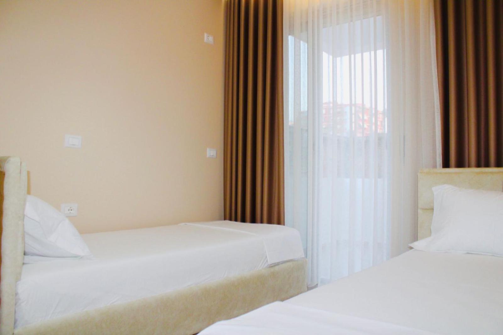Holiday Apartment Vlorë Esterno foto