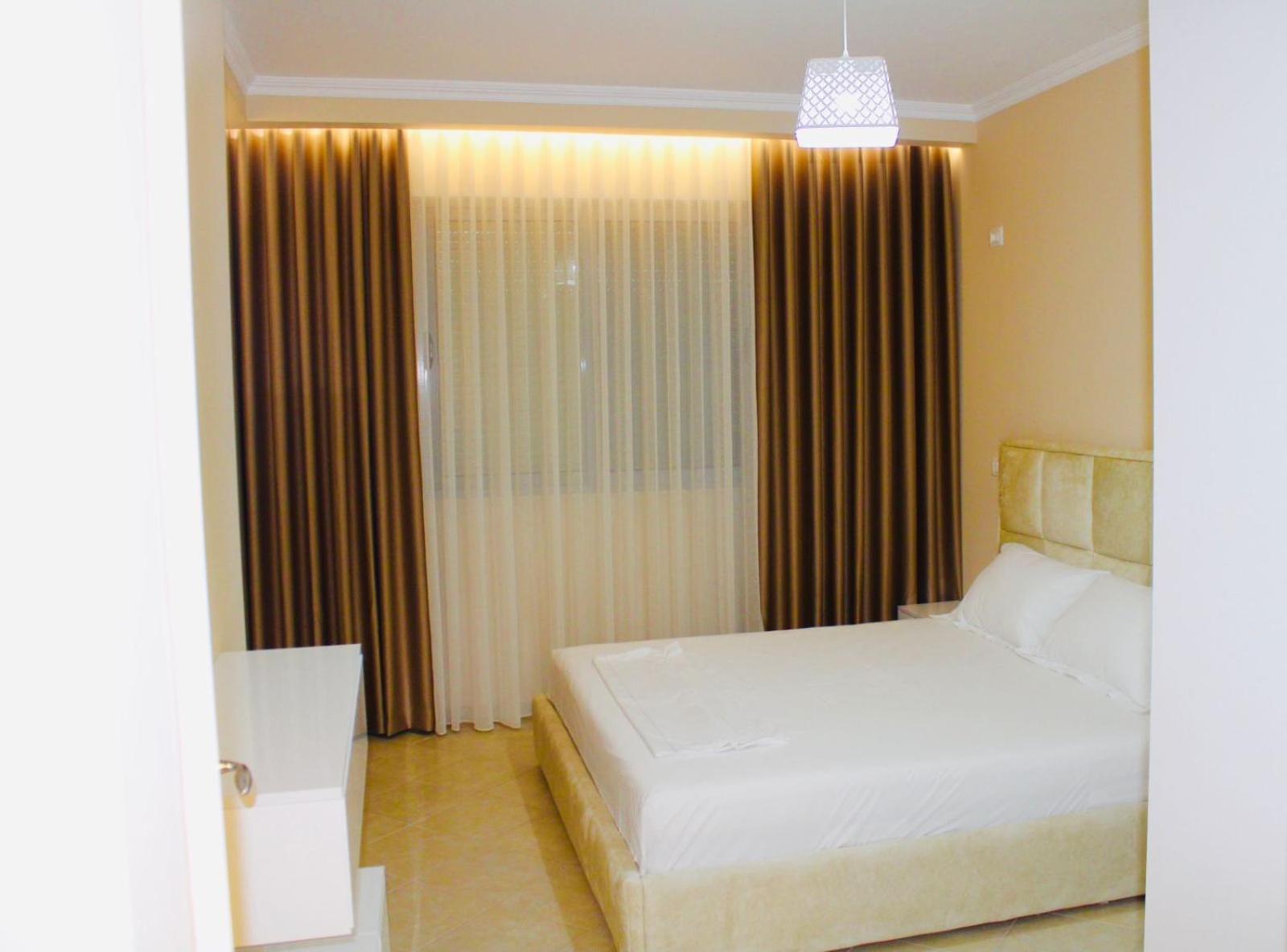 Holiday Apartment Vlorë Esterno foto