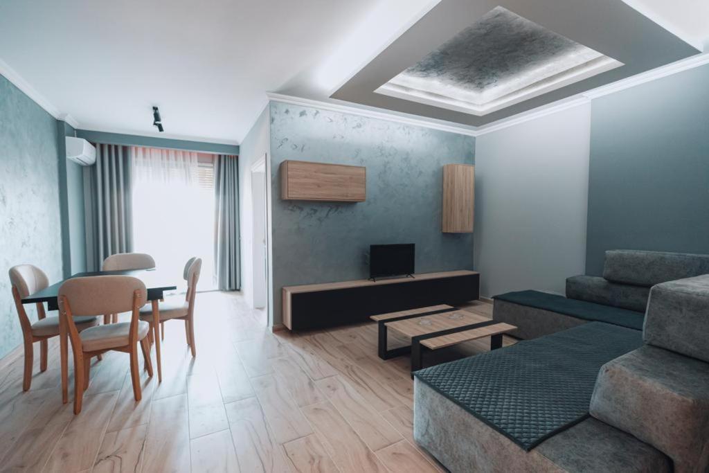 Holiday Apartment Vlorë Esterno foto