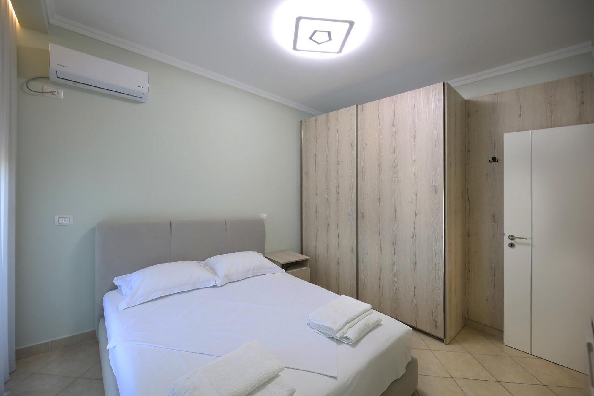 Holiday Apartment Vlorë Esterno foto