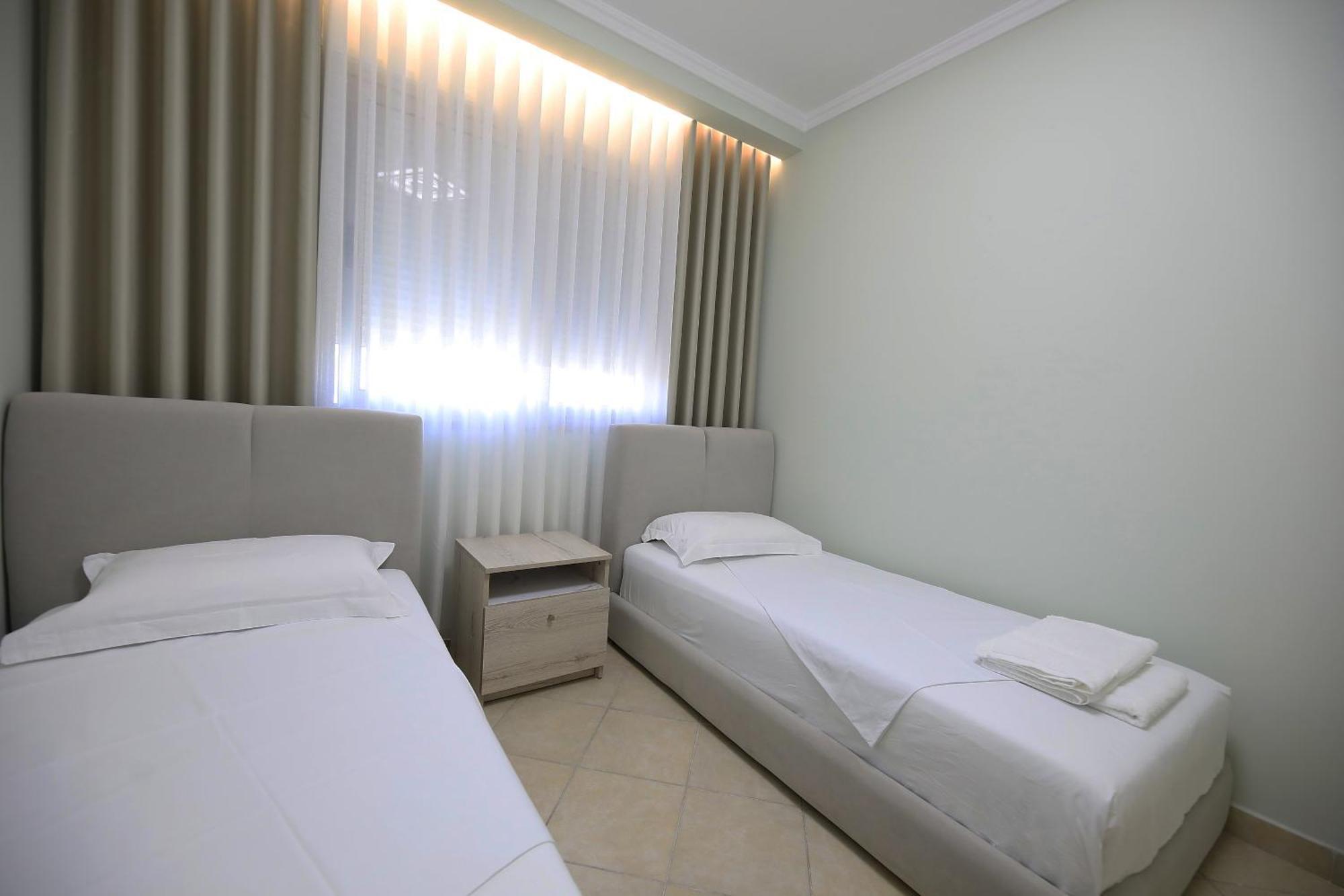 Holiday Apartment Vlorë Esterno foto