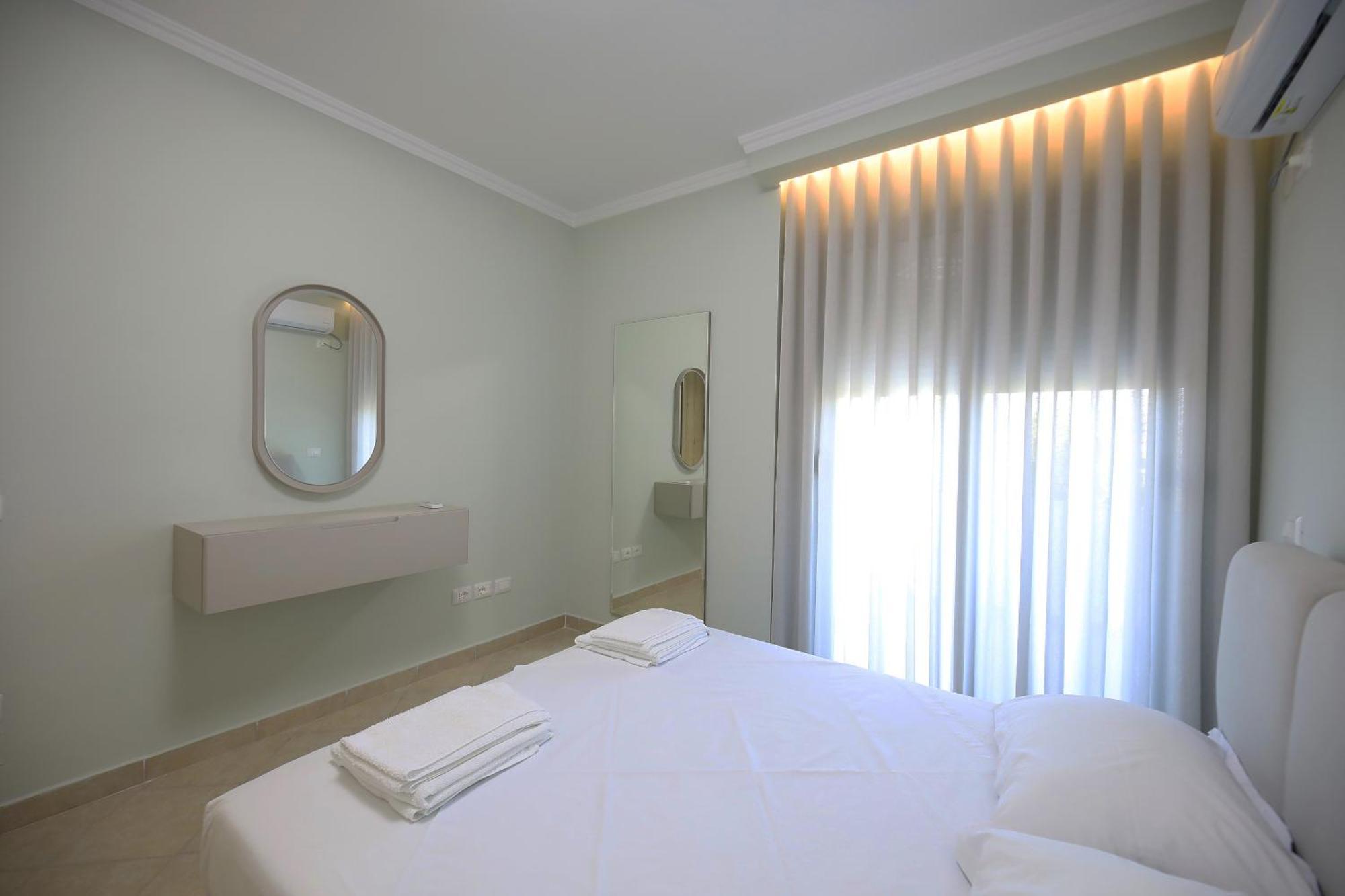 Holiday Apartment Vlorë Esterno foto