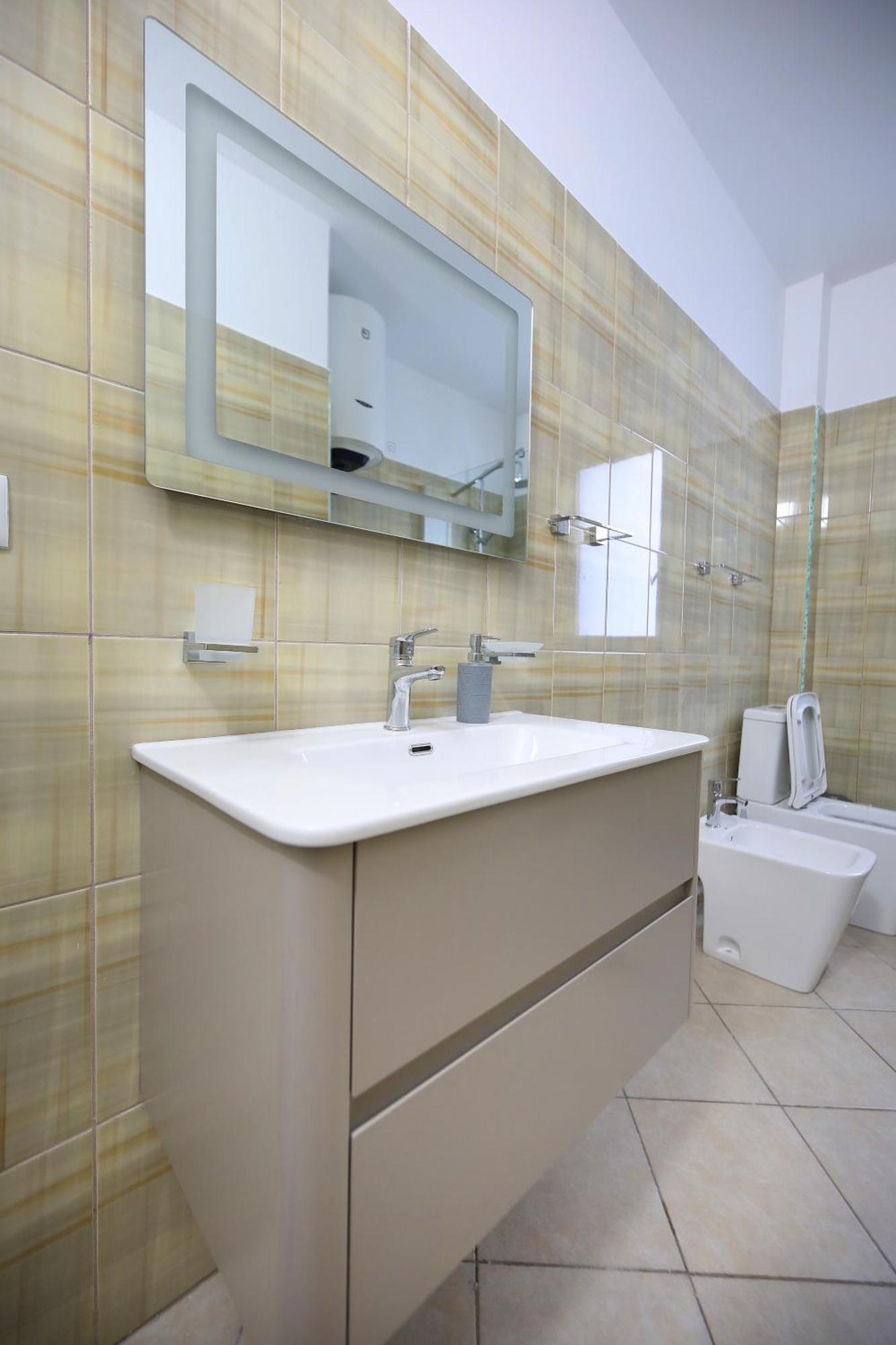 Holiday Apartment Vlorë Esterno foto